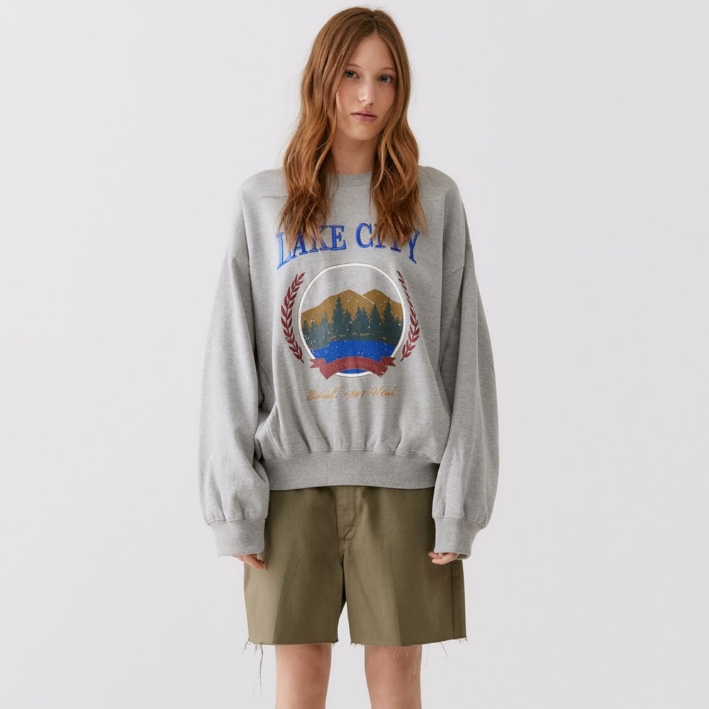🦄UNICORN🦄NWT UO | Lake City Crew Neck Sweatshirt | Small